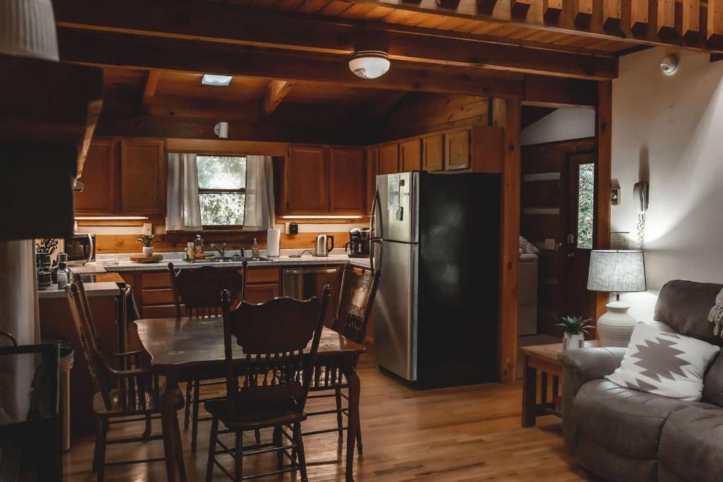 Purlear Creekside Overlook At 36 North Cabin - Fireplace מראה חיצוני תמונה