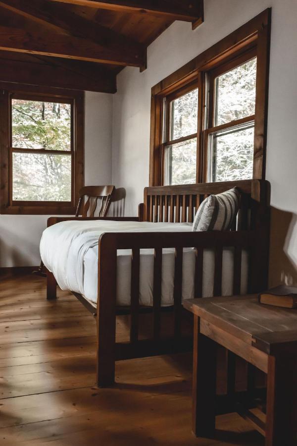 Purlear Creekside Overlook At 36 North Cabin - Fireplace מראה חיצוני תמונה